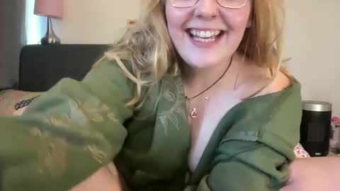 Snapshot of barbiegirl966 chatting on 01.30.25 barbiegirl966 online show from 01.30.25