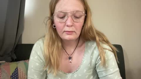 Snapshot of barbiegirl966 chatting on 02.22.25 barbiegirl966 online show from 02.22.25