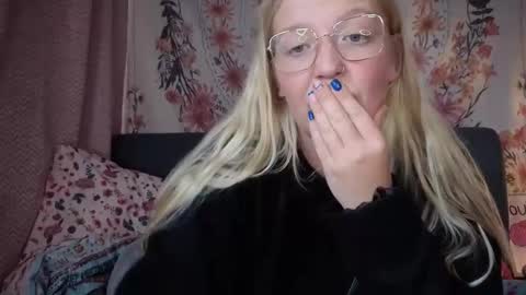 Snapshot of barbiegirl966 chatting on 10.23.25 barbiegirl966 online show from 10.23.25