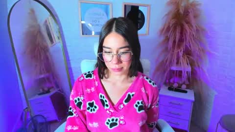 Snapshot of barbiegirl___ chatting on 02.10.25 barbiegirl___ online show from 02.10.25