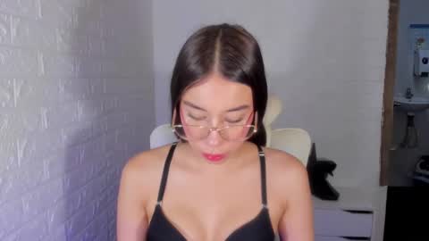 Snapshot of barbiegirl___ chatting on 02.11.25 barbiegirl___ online show from 02.11.25