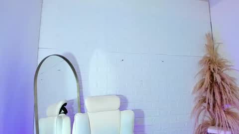 Snapshot of barbiegirl___ chatting on 02.15.25 barbiegirl___ online show from 02.15.25