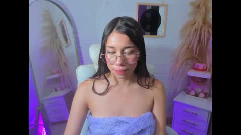 Snapshot of barbiegirl___ chatting on 03.05.25 barbiegirl___ online show from 03.05.25