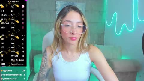 Snapshot of barbiie_scoth chatting on 03.08.25 Barbie Scot online show from 03.08.25