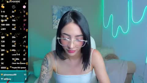 Snapshot of barbiie_scoth chatting on 10.16.25 Barbie Scot online show from 10.16.25