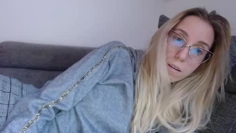 Snapshot of barelylegalblondy chatting on 04.20.26 Lena online show from 04.20.26