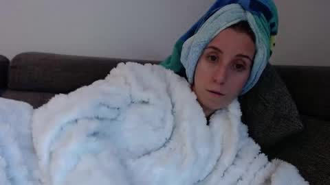 Snapshot of barelylegalblondy chatting on 04.23.26 Lena online show from 04.23.26