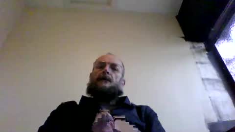 Snapshot of basiccamguy chatting on 01.01.25 basiccamguy online show from 01.01.25