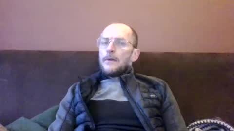 Snapshot of basiccamguy chatting on 02.10.25 basiccamguy online show from 02.10.25
