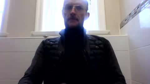 Snapshot of basiccamguy chatting on 02.13.25 basiccamguy online show from 02.13.25