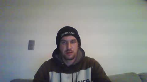 Snapshot of basteleus1 chatting on 02.18.25 basteleus1 online show from 02.18.25