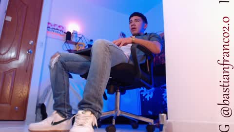 Snapshot of bastian_franco01 chatting on 12.21.24 Bastian Independent Model online show from 12.21.24
