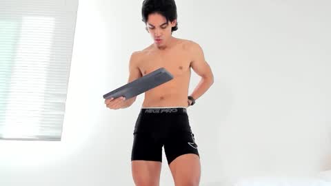 Snapshot of bastianmaalouf chatting on 10.07.25 Bastian Maalouf  online show from 10.07.25