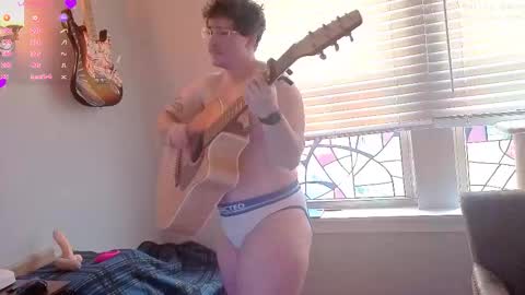 Snapshot of batemate_ chatting on 12.15.25 Matteo Amore online show from 12.15.25