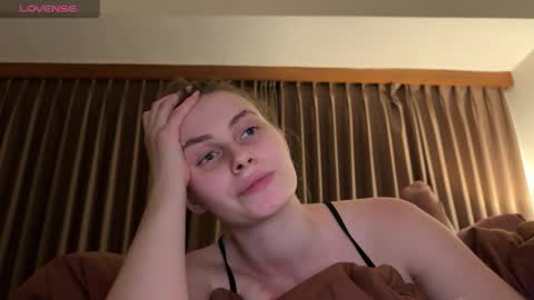 Snapshot of batewithkate chatting on 05.14.26 Katrin online show from 05.14.26