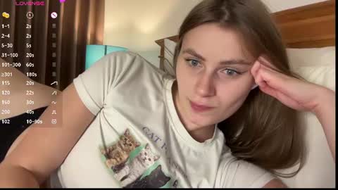 Snapshot of batewithkate chatting on 07.08.26 Katrin online show from 07.08.26