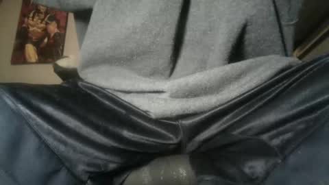 Snapshot of batmannrobin1313 chatting on 09.22.25 archangel online show from 09.22.25