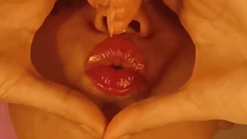 Snapshot of batmansfavoritewife chatting on 04.16.26 Your always sexy Harley online show from 04.16.26
