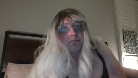 Snapshot of bawblejam chatting on 12.15.24 BjBambi online show from 12.15.24