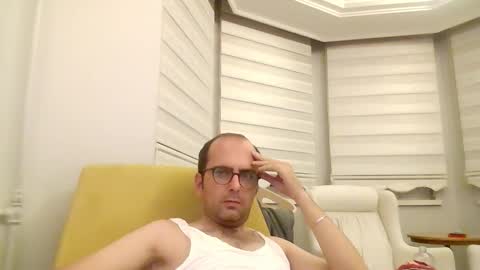 Snapshot of bayto chatting on 10.15.25 bayto online show from 10.15.25