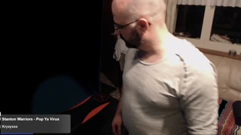 Snapshot of bazzz_8 chatting on 12.25.24 bazzz_8 online show from 12.25.24