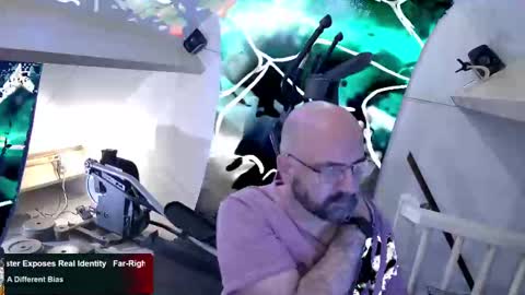 Snapshot of bazzz_8 chatting on 02.09.25 bazzz_8 online show from 02.09.25