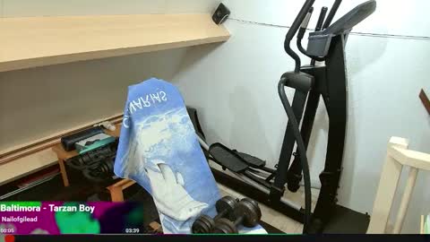 Snapshot of bazzz_8 chatting on 09.29.25 bazzz_8 online show from 09.29.25