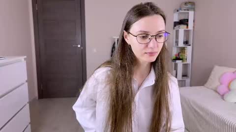 Snapshot of bb_lourels_ chatting on 05.24.26 Lourel I will be here on and online show from 05.24.26