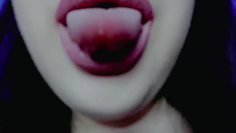 Molly online show from 03.06.25