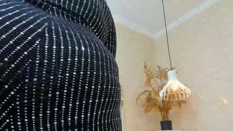 Snapshot of bbwcindyy chatting on 10.09.25 BBW Cindyy online show from 10.09.25