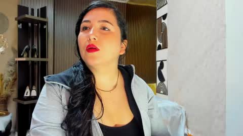 Snapshot of bbwluxurymuse chatting on 05.15.26 bbwluxurymuse online show from 05.15.26