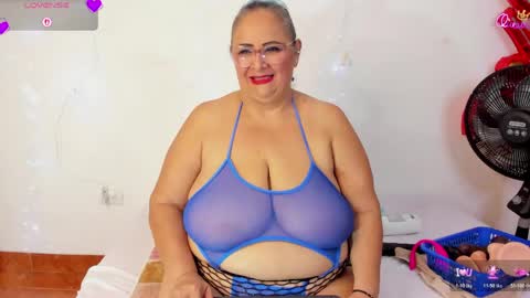Snapshot of bbwsalome chatting on 04.29.26 Salome online show from 04.29.26