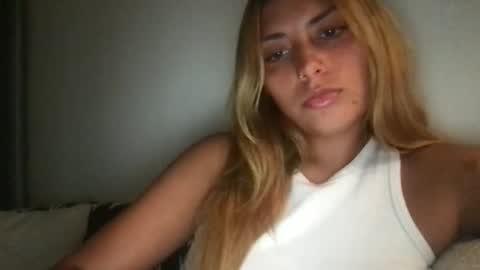 Snapshot of bbypiamia chatting on 05.22.26 bbypiamia online show from 05.22.26