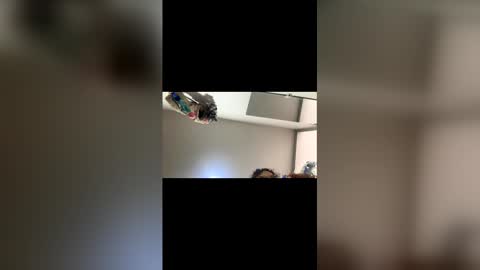 Sara  Juan online show from 11.27.25