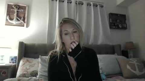 Snapshot of beach_bunny69 chatting on 05.03.26 Emma online show from 05.03.26