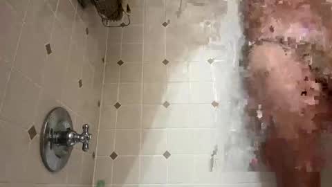 Snapshot of beachguy469 chatting on 09.10.25 BeachGuy online show from 09.10.25