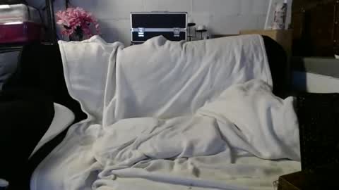 Snapshot of beachymilf chatting on 05.20.26 BeachyMILF online show from 05.20.26