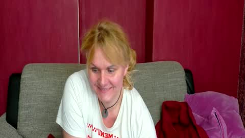 Snapshot of bealust chatting on 05.24.26 Bea online show from 05.24.26