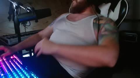 Snapshot of beardbellyandtattoos chatting on 07.11.26 Beard Belly and Tattoos online show from 07.11.26