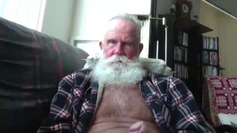 beardbushy online show from 10.04.25