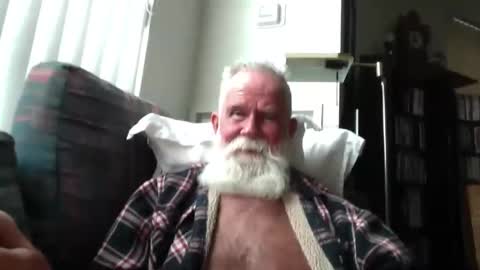 Snapshot of beardbushy chatting on 03.20.26 beardbushy online show from 03.20.26