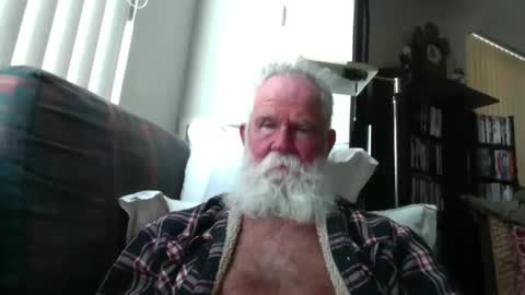 Snapshot of beardbushy chatting on 04.23.26 beardbushy online show from 04.23.26