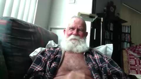Snapshot of beardbushy chatting on 04.29.26 beardbushy online show from 04.29.26