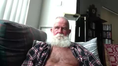 Snapshot of beardbushy chatting on 05.14.26 beardbushy online show from 05.14.26