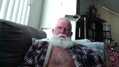Snapshot of beardbushy chatting on 05.20.26 beardbushy online show from 05.20.26