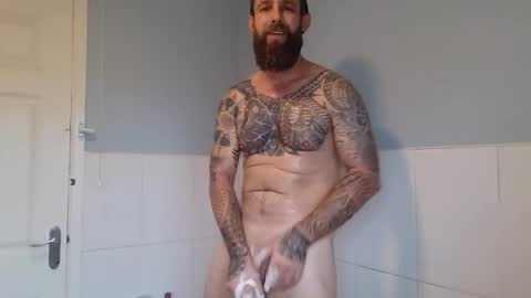 Snapshot of beardedtattedguy chatting on 10.07.25 beardedtattedguy online show from 10.07.25