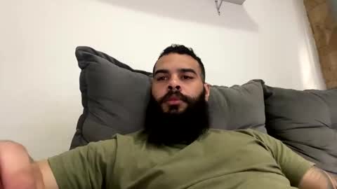 Snapshot of beardmax chatting on 04.18.26 Min online show from 04.18.26