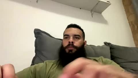 Snapshot of beardmax chatting on 04.19.26 Min online show from 04.19.26