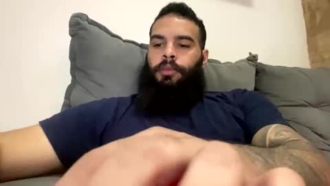 Snapshot of beardmax chatting on 04.29.26 Min online show from 04.29.26