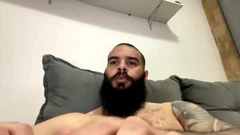 Snapshot of beardmax chatting on 05.04.26 Min online show from 05.04.26